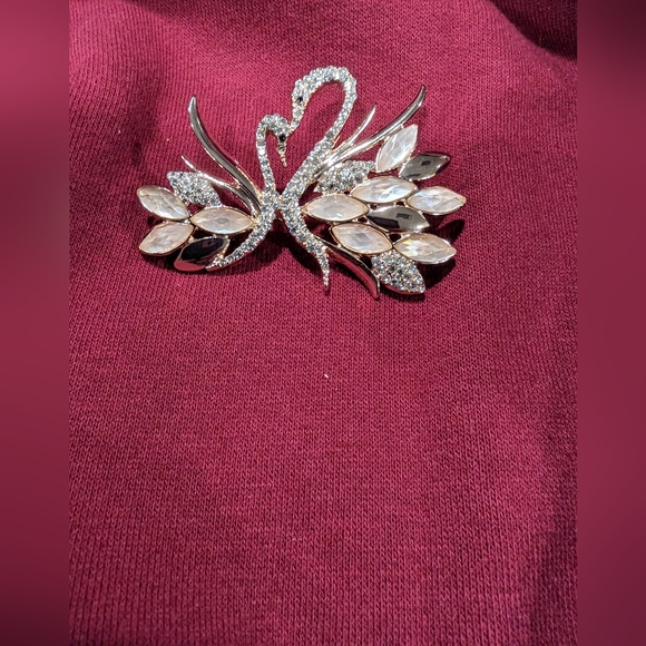 COPY - Anne Klein rose gold tone and crystal swan broach. 2.5 inches long . EUC - Picture 6 of 9